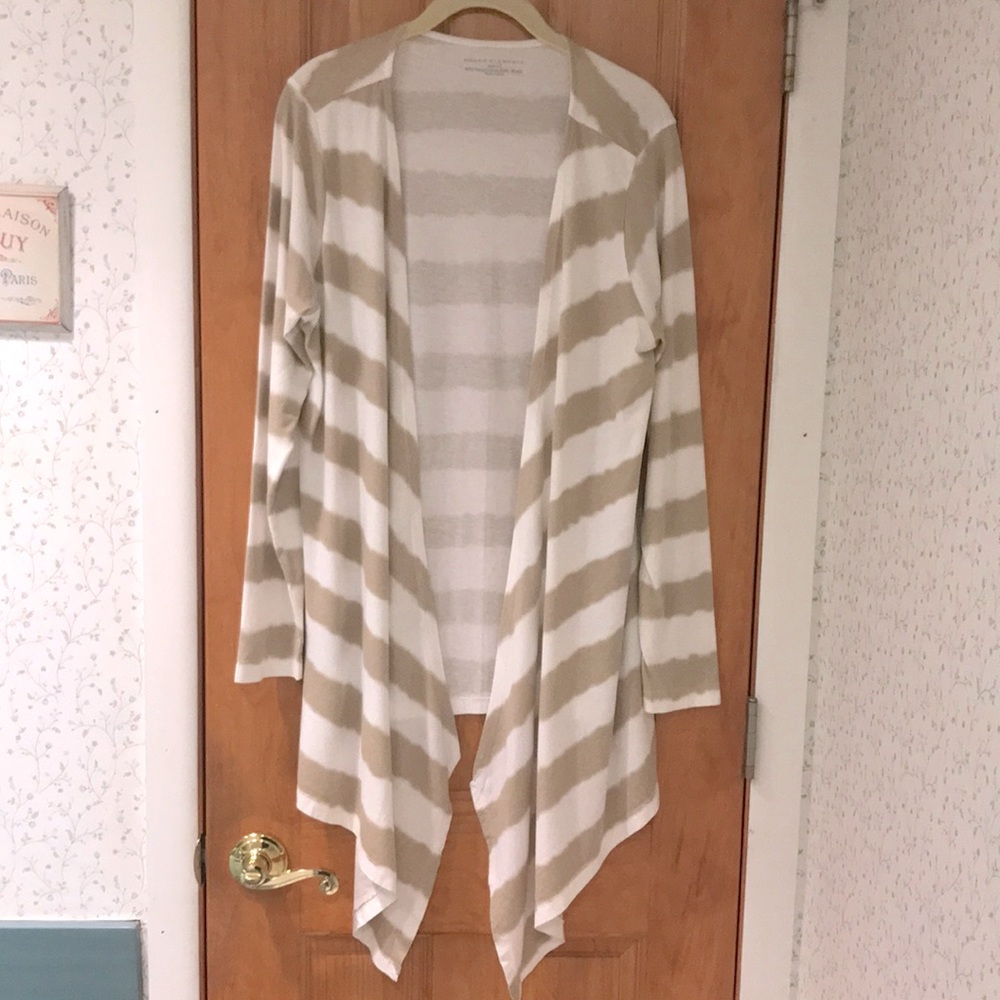 Beautiful Sand & White open front cardigan by Grace Elements 1X